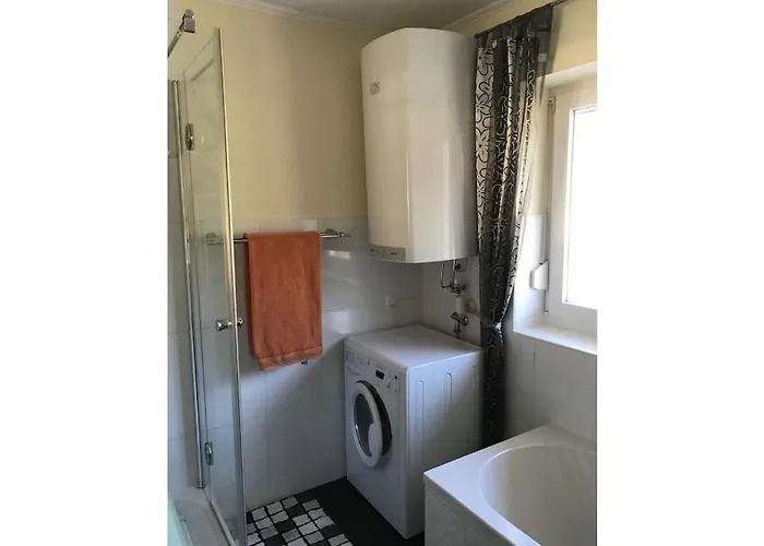 Dom wakacyjny With View Comfortable Bodensdorf